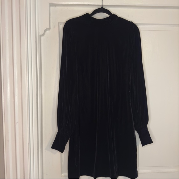 Banana Republic Dresses & Skirts - Banana Republic velvet dress